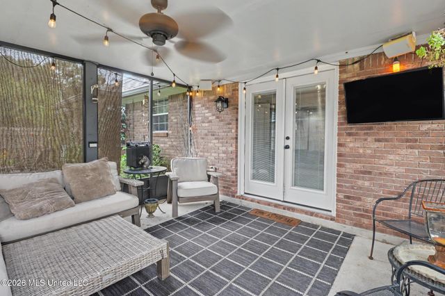 6625 Oakbrook Drive, Ocean Springs, MS 39564