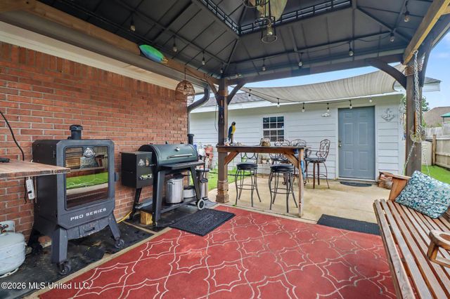 6625 Oakbrook Drive, Ocean Springs, MS 39564