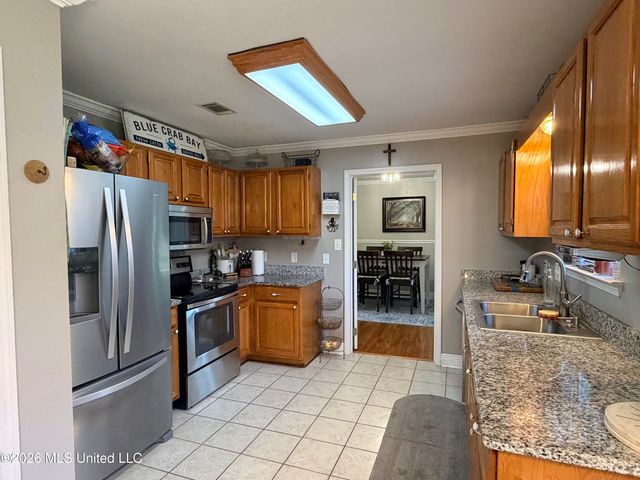 6625 Oakbrook Drive, Ocean Springs, MS 39564