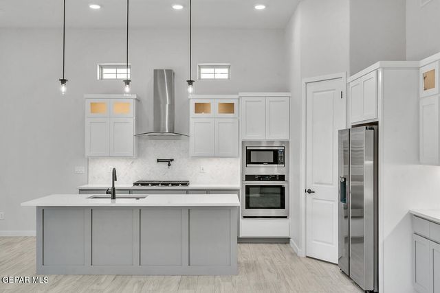 248 EMERALD STORM Place, El Paso, TX 79928