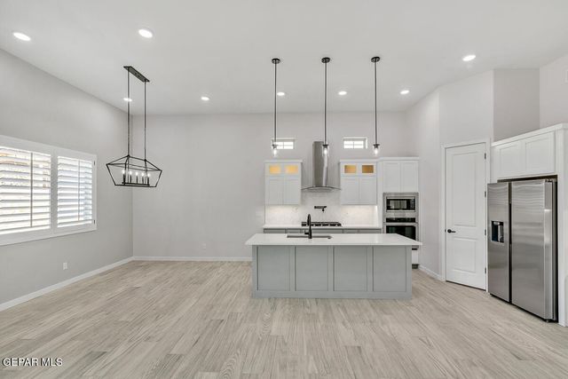 248 EMERALD STORM Place, El Paso, TX 79928