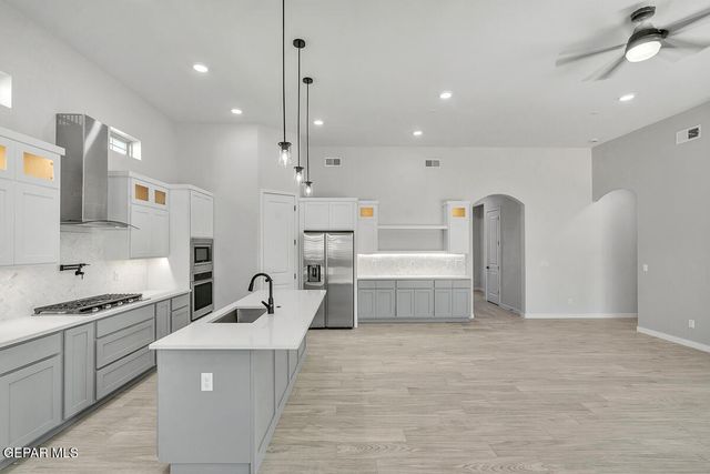 248 EMERALD STORM Place, El Paso, TX 79928