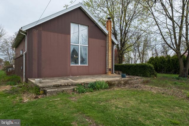 333 E MAIN ST, Newmanstown, PA 17073