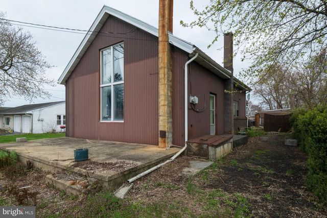 333 E MAIN ST, Newmanstown, PA 17073