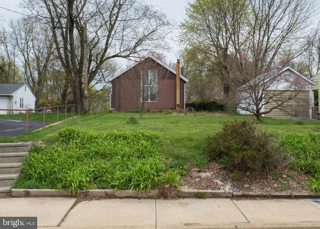 333 E MAIN ST, Newmanstown, PA 17073