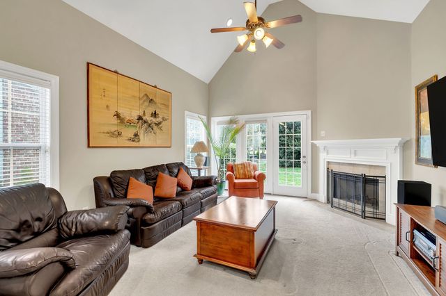 2009 Sunflower Dr, Spring Hill, TN 37174