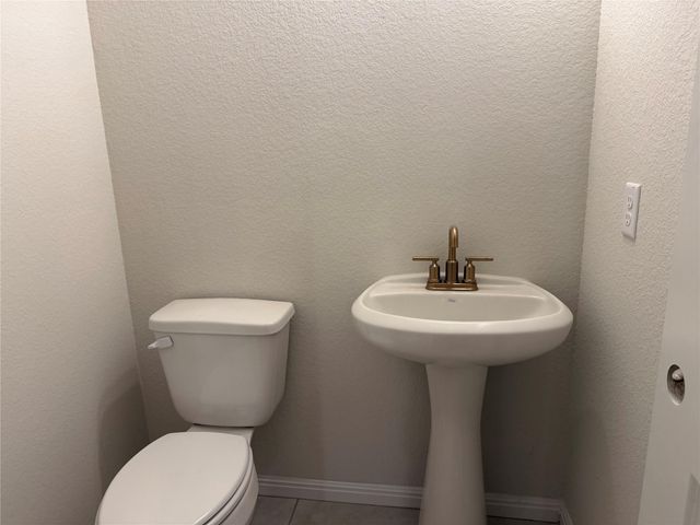 198 Crater Lake DR, Dripping Springs, TX 78620