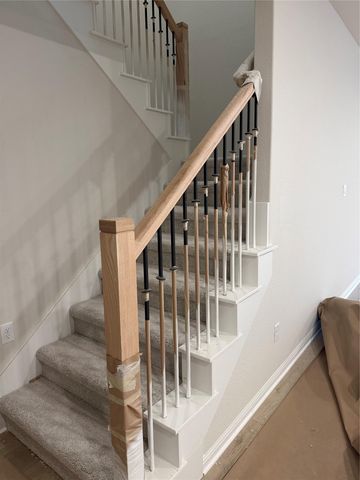 198 Crater Lake DR, Dripping Springs, TX 78620