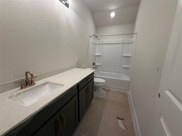 198 Crater Lake DR, Dripping Springs, TX 78620