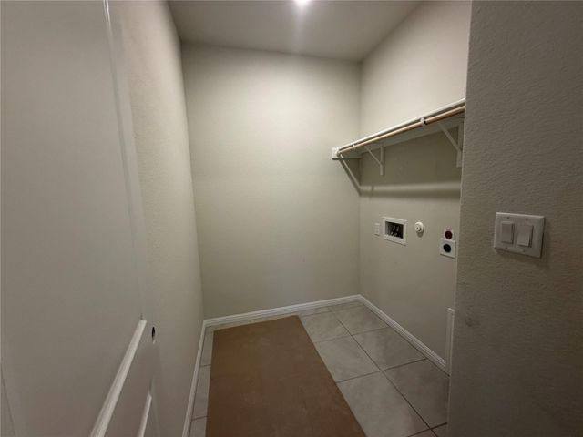 198 Crater Lake DR, Dripping Springs, TX 78620