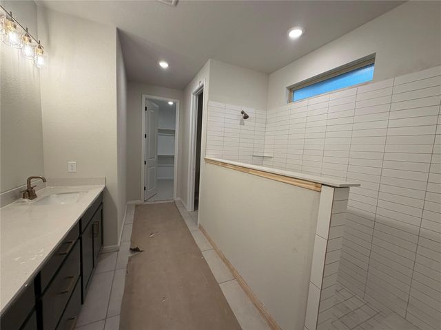 198 Crater Lake DR, Dripping Springs, TX 78620