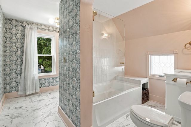 8 Agate Avenue, Worcester, MA 01604