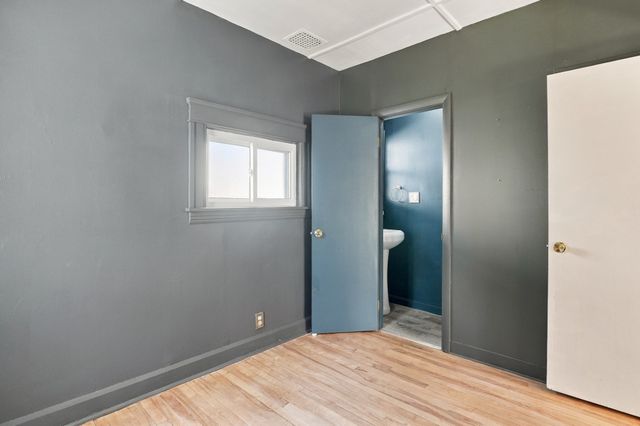 8 Agate Avenue, Worcester, MA 01604