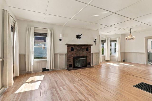 8 Agate Avenue, Worcester, MA 01604