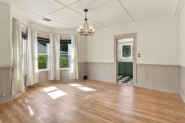 8 Agate Avenue, Worcester, MA 01604