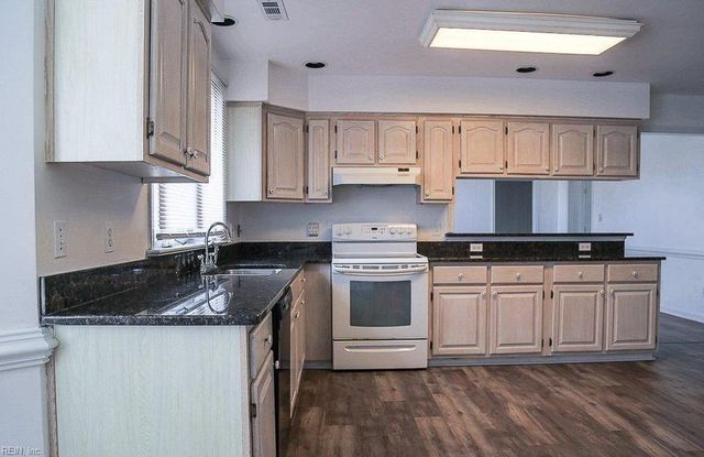 756 Yorkshire TRL, Chesapeake, VA 23322