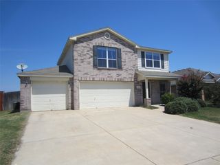 305 Deer Run Drive, Sanger, TX 76266