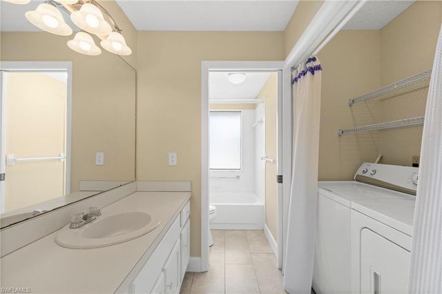 1784 Augusta DR 101, Fort Myers, FL 33907