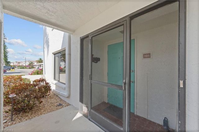 1784 Augusta DR 101, Fort Myers, FL 33907