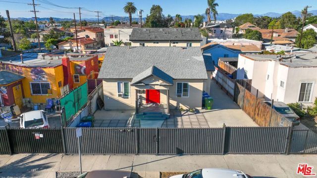1375 W 37th Drive, Los Angeles, CA 90007