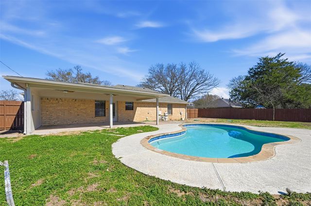 1816 Lake Highland W, Quinlan, TX 75474