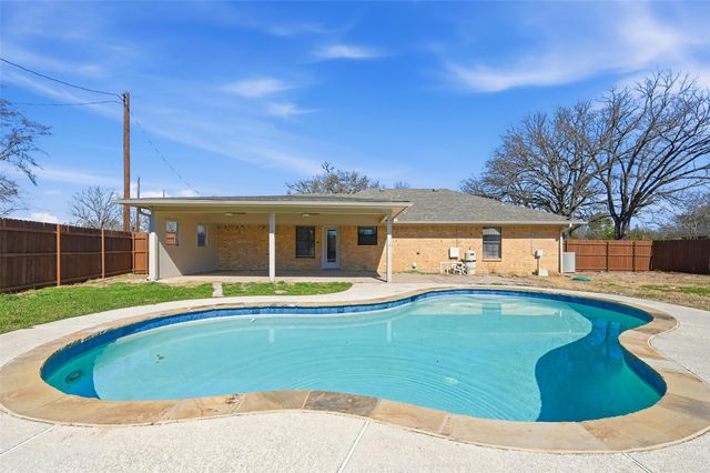 1816 Lake Highland W, Quinlan, TX 75474