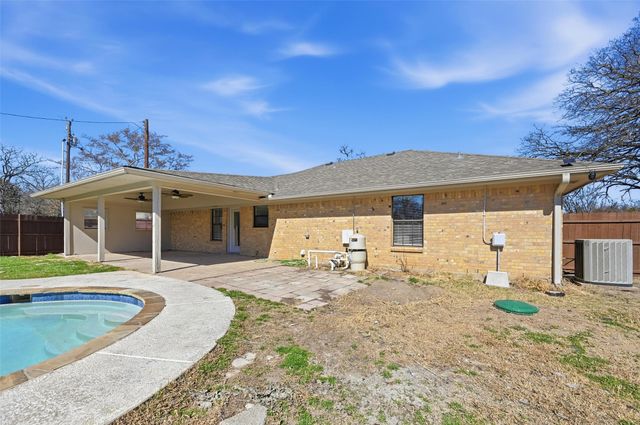 1816 Lake Highland W, Quinlan, TX 75474