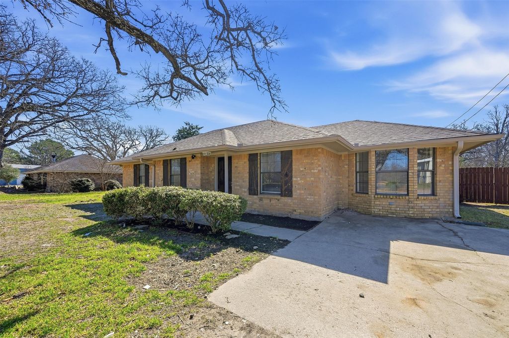 1816 Lake Highland W, Quinlan, TX 75474