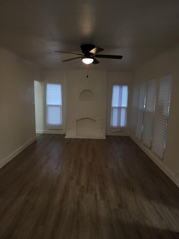 2001 John St, Modesto, CA 95351