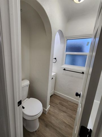 2001 John St, Modesto, CA 95351