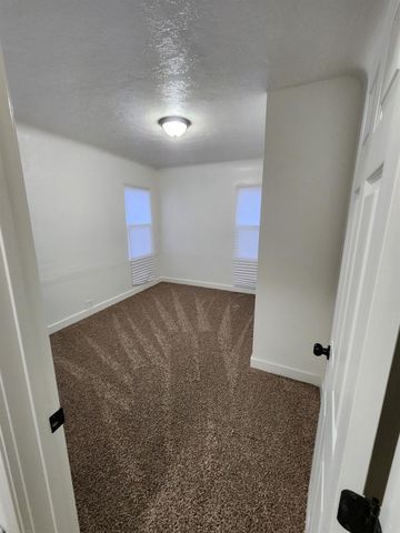 2001 John St, Modesto, CA 95351