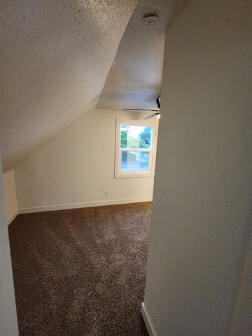 2001 John St, Modesto, CA 95351