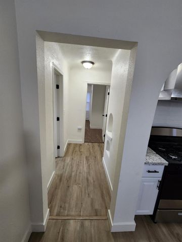 2001 John St, Modesto, CA 95351