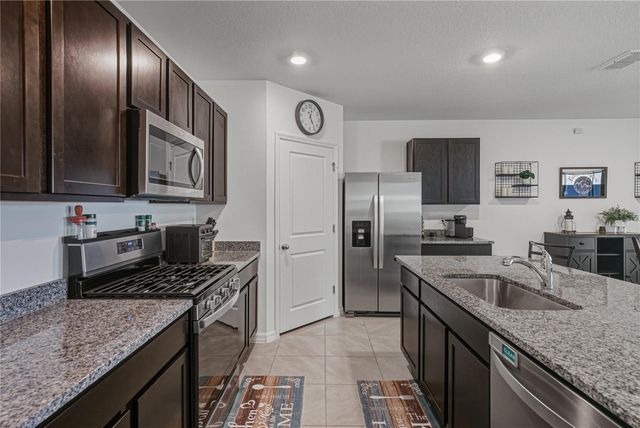 2741 GARDINER LANE, Zephyrhills, FL 33541