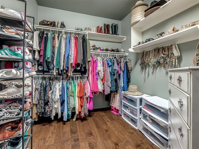 124 Lakeview Court, Edmond, OK 73003