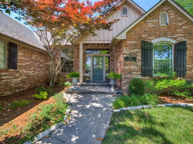 124 Lakeview Court, Edmond, OK 73003