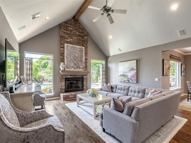 124 Lakeview Court, Edmond, OK 73003