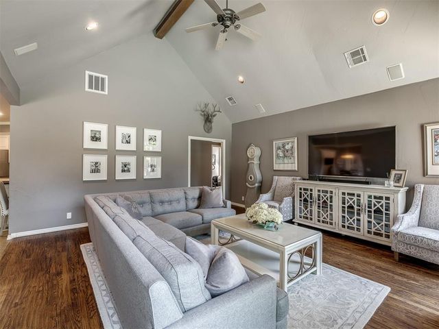 124 Lakeview Court, Edmond, OK 73003