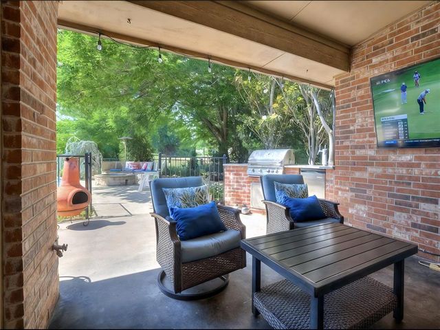 124 Lakeview Court, Edmond, OK 73003