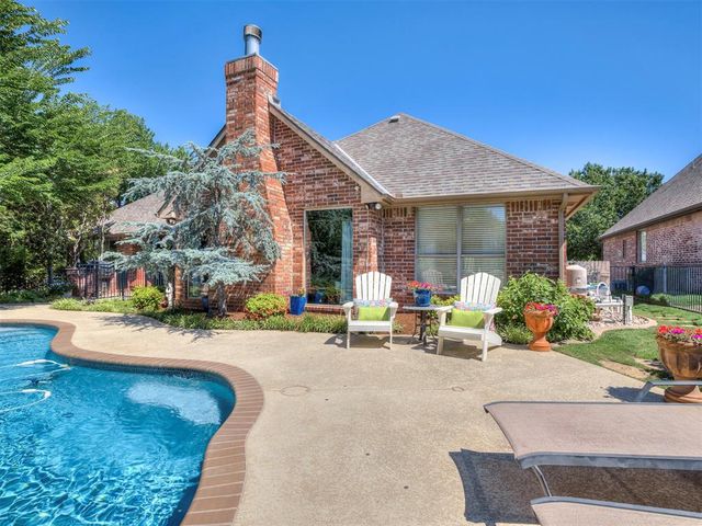 124 Lakeview Court, Edmond, OK 73003
