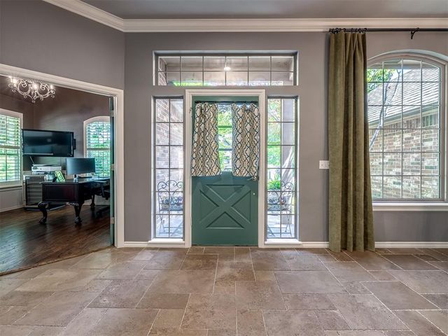 124 Lakeview Court, Edmond, OK 73003