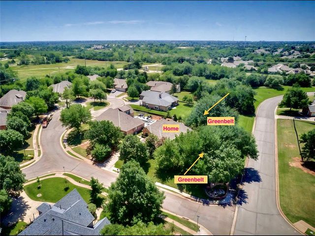 124 Lakeview Court, Edmond, OK 73003