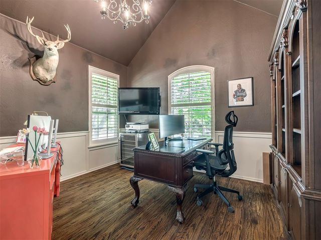 124 Lakeview Court, Edmond, OK 73003