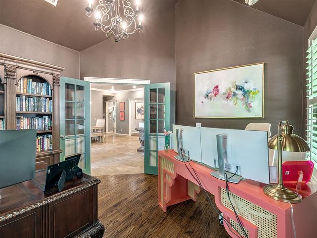 124 Lakeview Court, Edmond, OK 73003