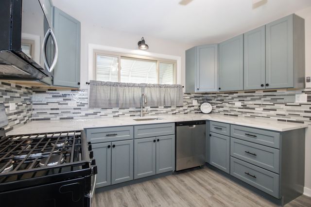 2337 Park Avenue, North Riverside, IL 60546