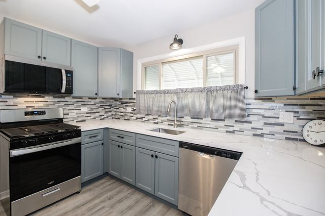 2337 Park Avenue, North Riverside, IL 60546