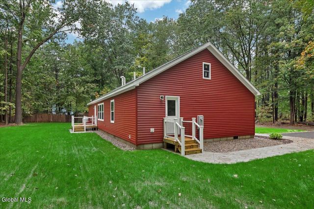 113 Jones Road, Saratoga Springs, NY 12866
