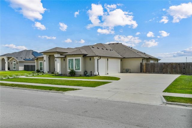 1878 Papa Mori Dr, Corpus Christi, TX 78414