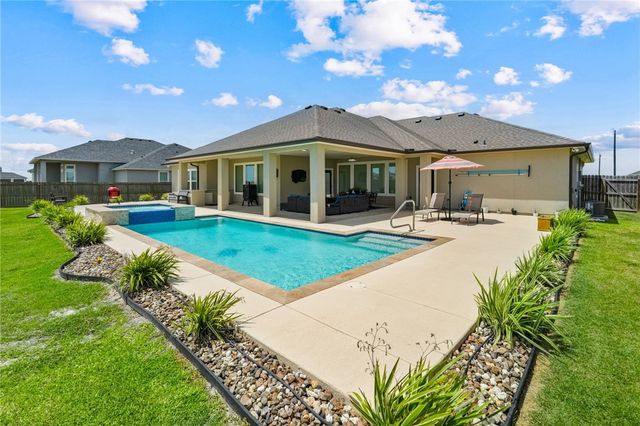 1878 Papa Mori Dr, Corpus Christi, TX 78414