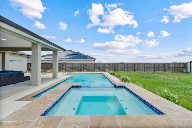 1878 Papa Mori Dr, Corpus Christi, TX 78414